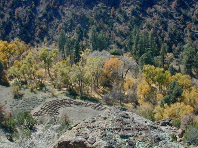 View into the canyon and the Tyuonyi ruins
