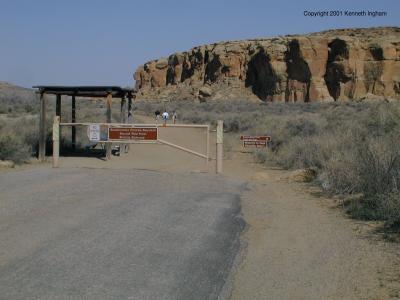 Pe&ntilde;asco Blanco and Kin Kletso trailhead
